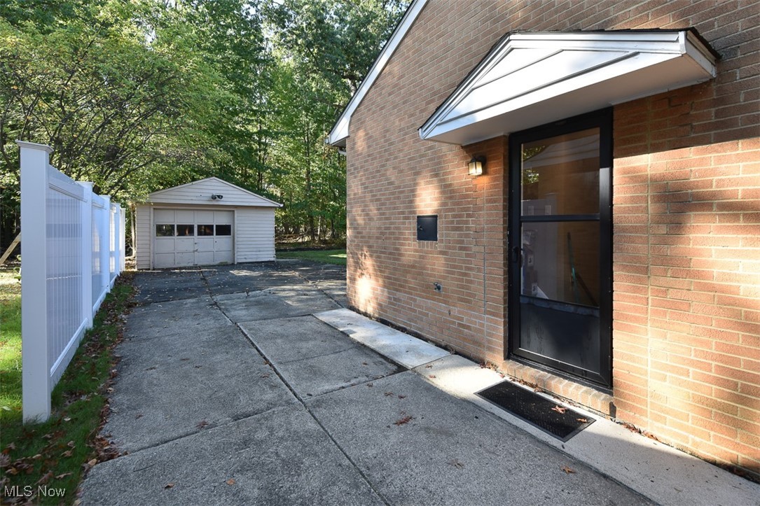 24411 E Oakland Bay Village OH 44140