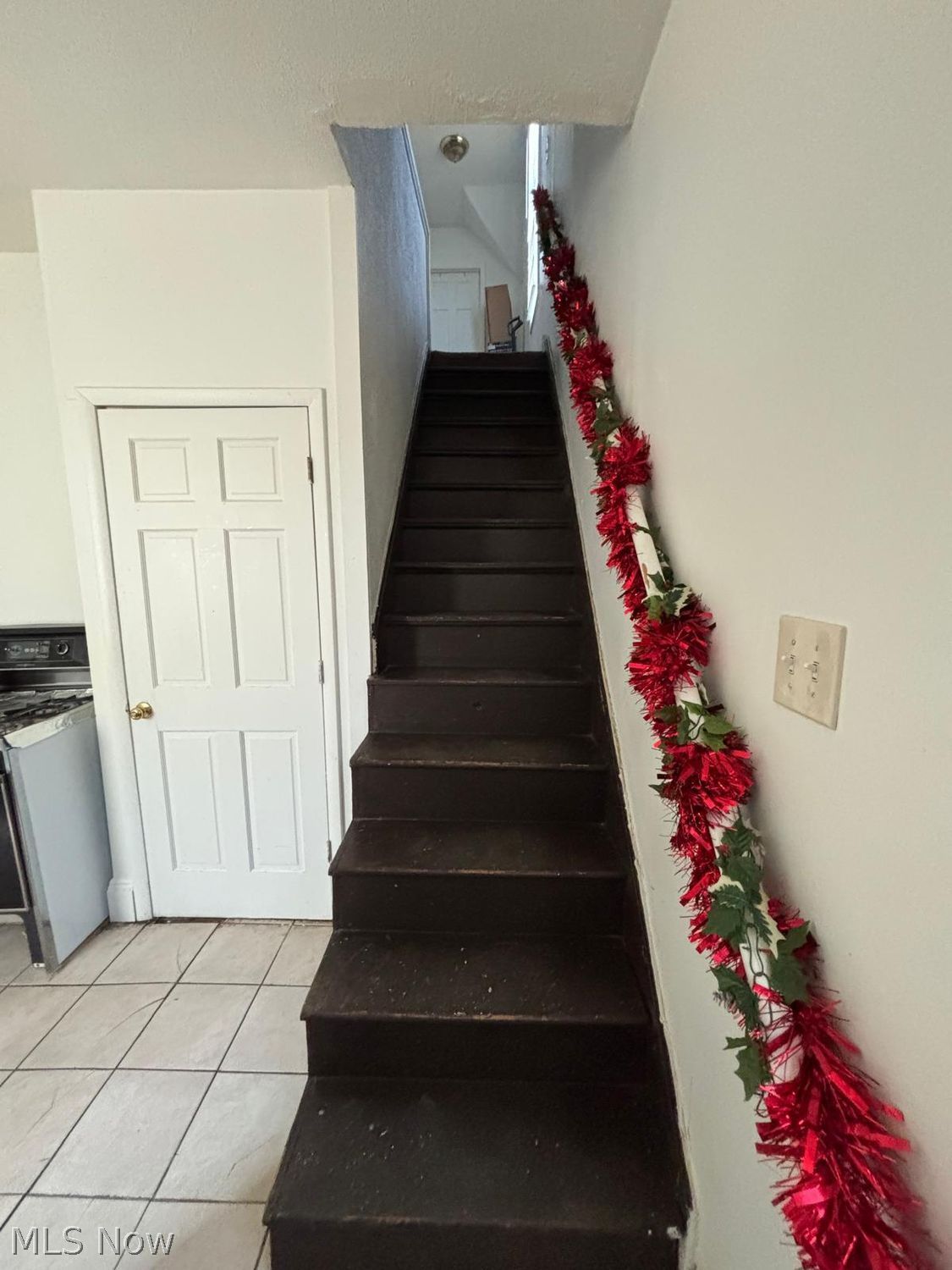 3053 W 105th Street W Cleveland OH 44111