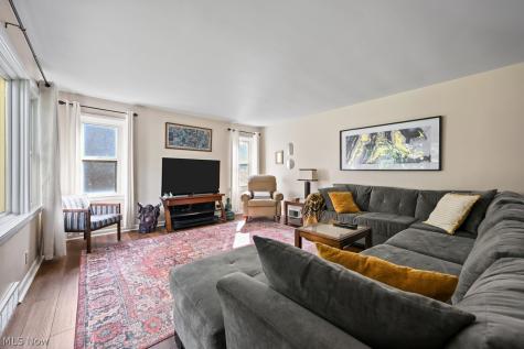 586 Crestwood Avenue Wadsworth OH 44281