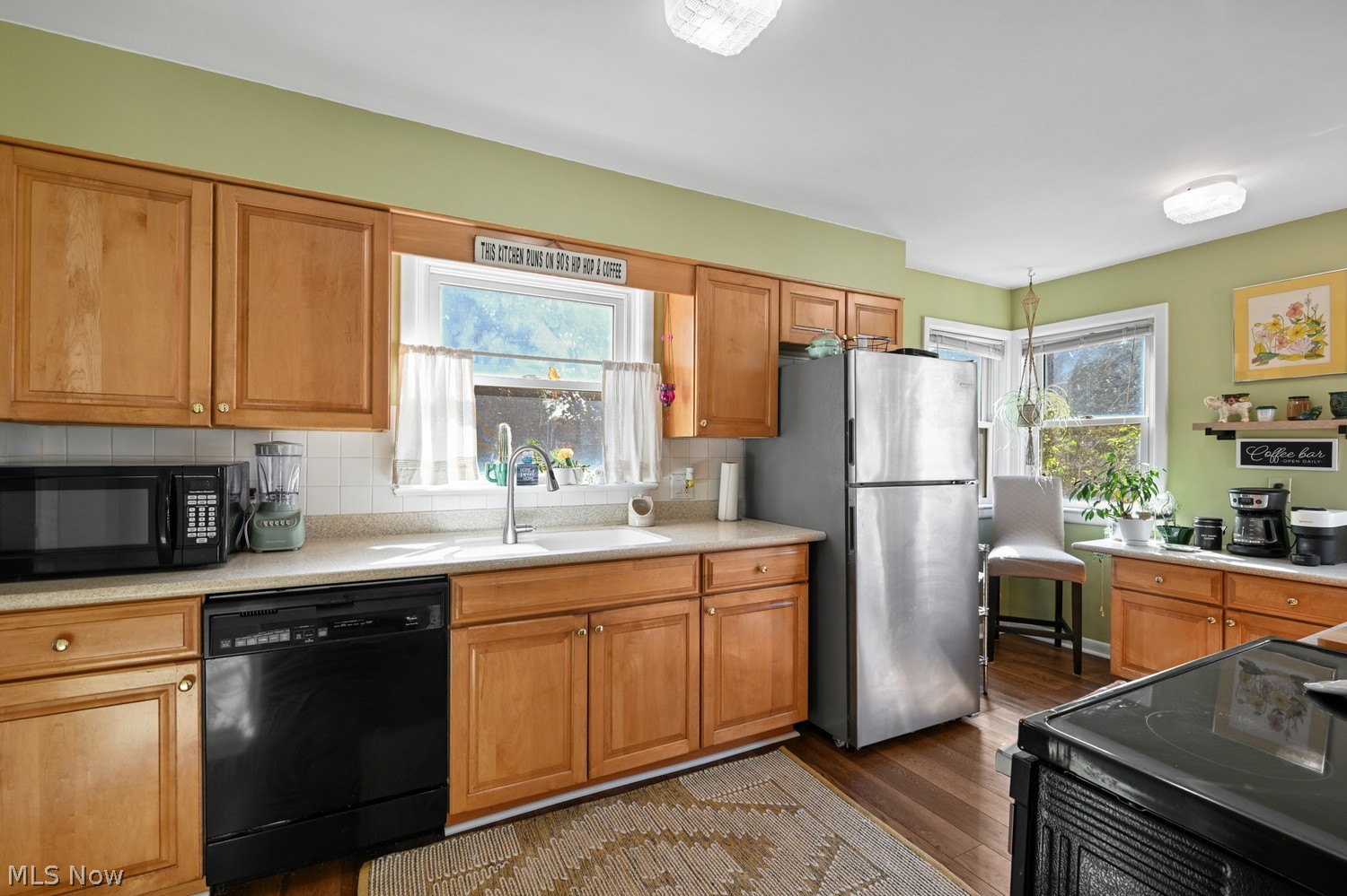 586 Crestwood Avenue Wadsworth OH 44281