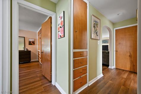 586 Crestwood Avenue Wadsworth OH 44281