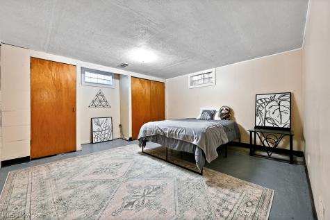 586 Crestwood Avenue Wadsworth OH 44281