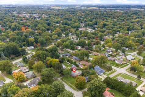 586 Crestwood Avenue Wadsworth OH 44281