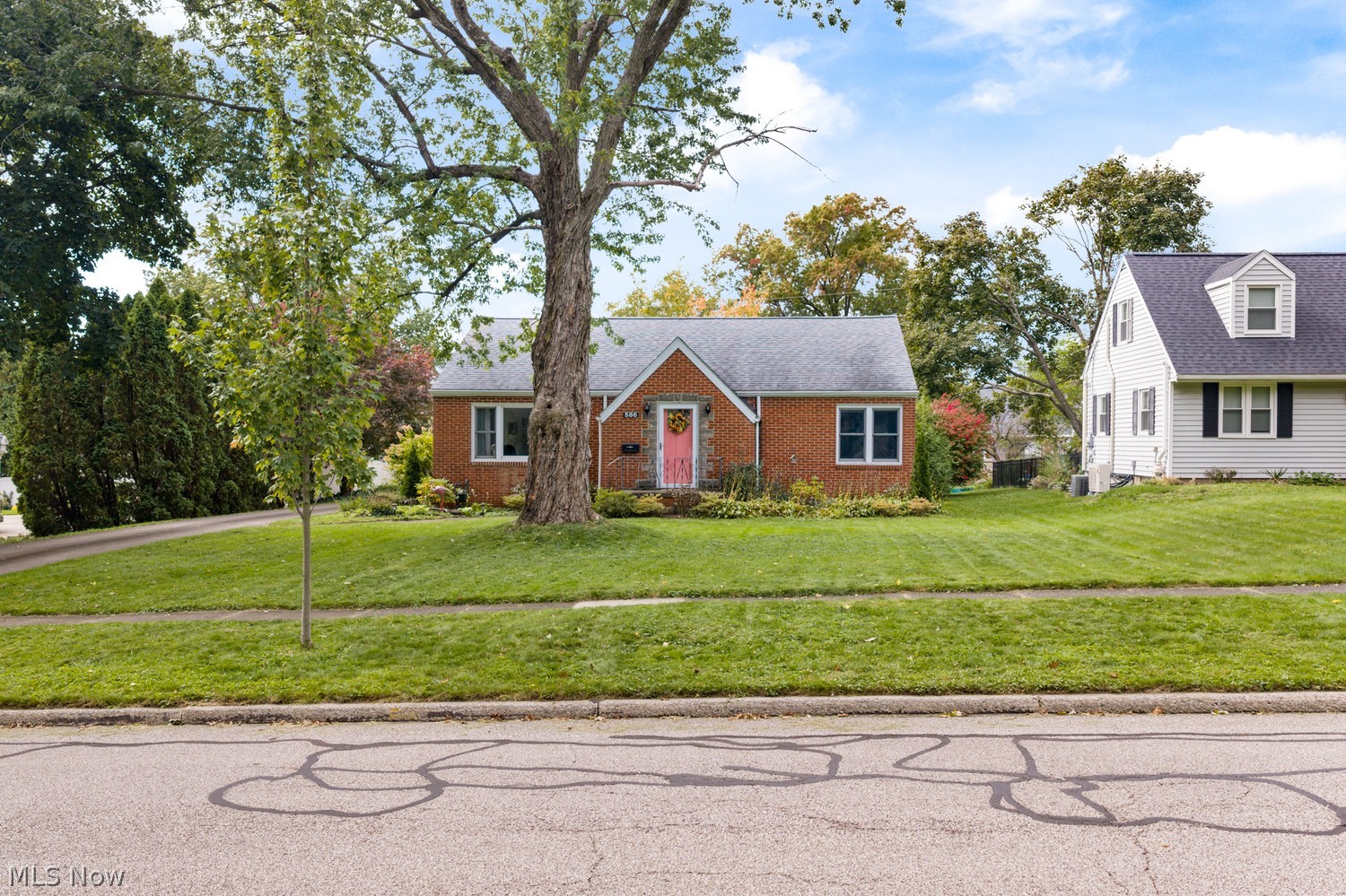 586 Crestwood Avenue Wadsworth OH 44281