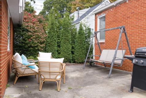 586 Crestwood Avenue Wadsworth OH 44281