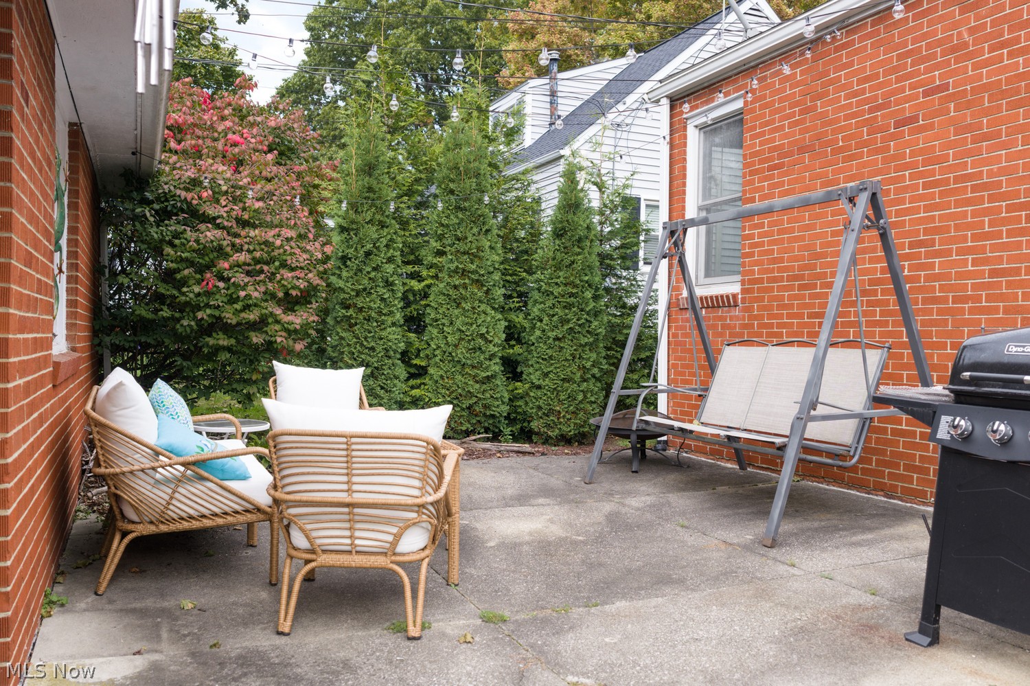 586 Crestwood Avenue Wadsworth OH 44281