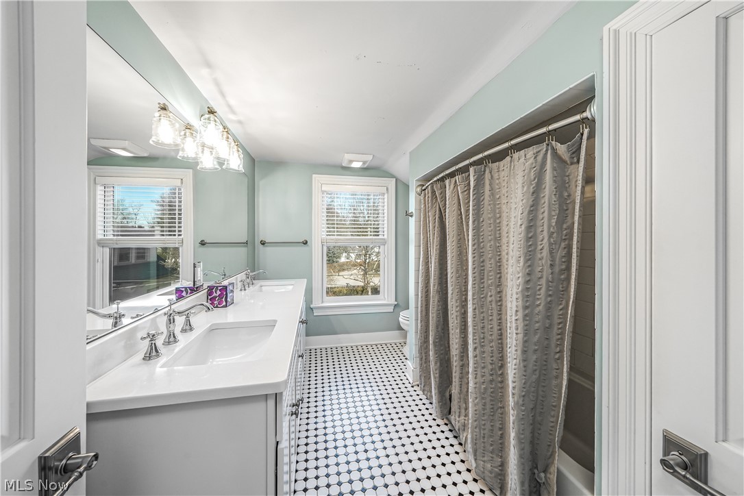 43 N Oviatt Street Hudson OH 44236