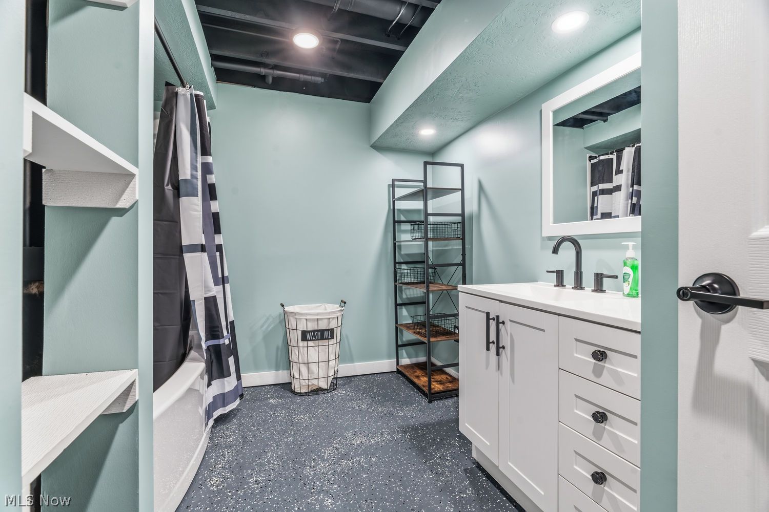 1371 Lambert Street Alliance OH 44601