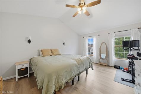 2623 Captens Street NE Canton OH 44721