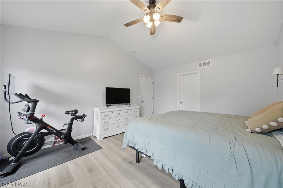 2623 Captens Street NE Canton OH 44721