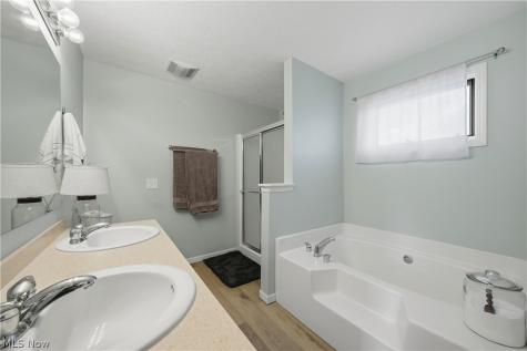 2623 Captens Street NE Canton OH 44721