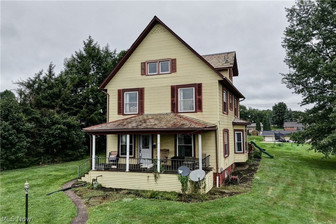 215 Dover Road NE Sugarcreek OH 44681