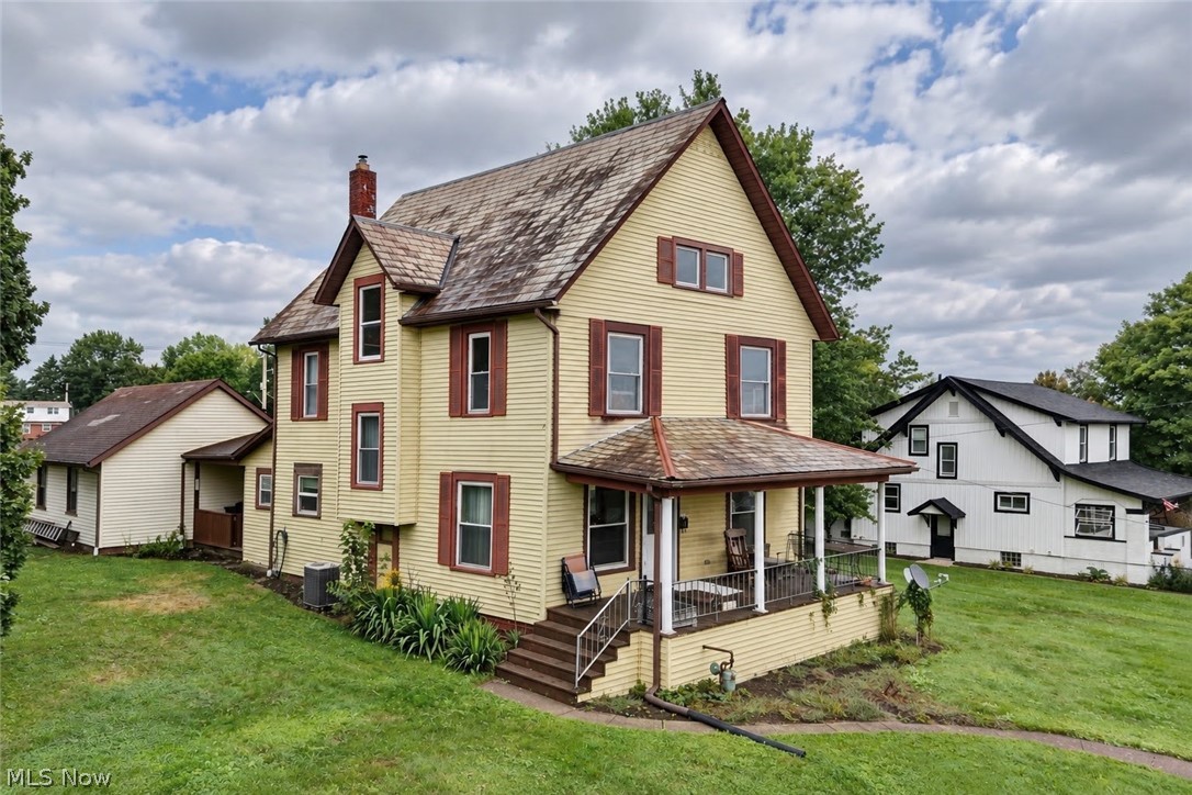 215 Dover Road NE Sugarcreek OH 44681