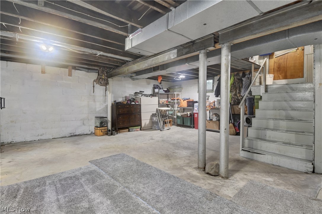 215 Dover Road NE Sugarcreek OH 44681