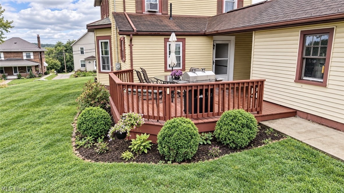 215 Dover Road NE Sugarcreek OH 44681