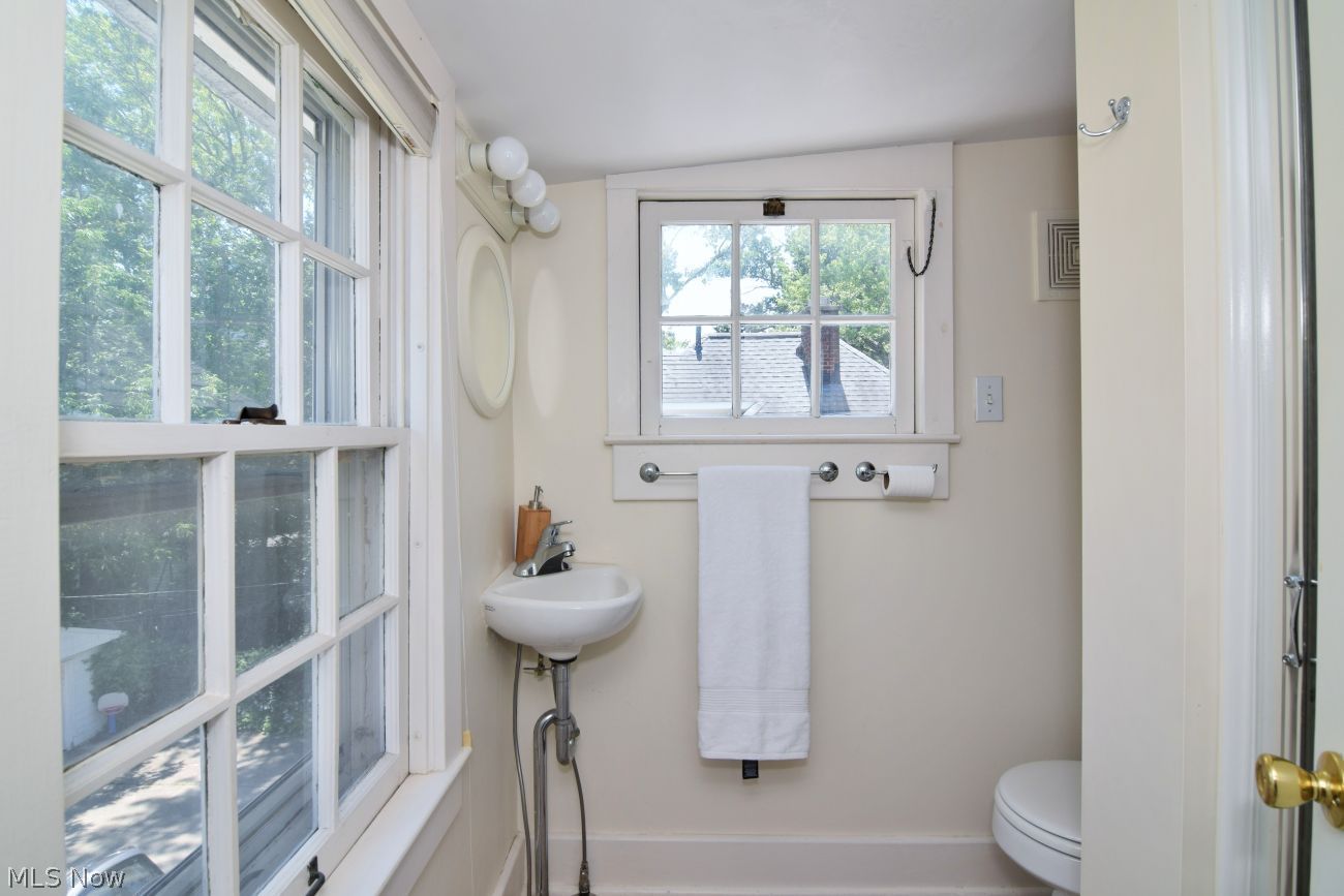 3325 Lansmere Road Shaker Heights OH 44122