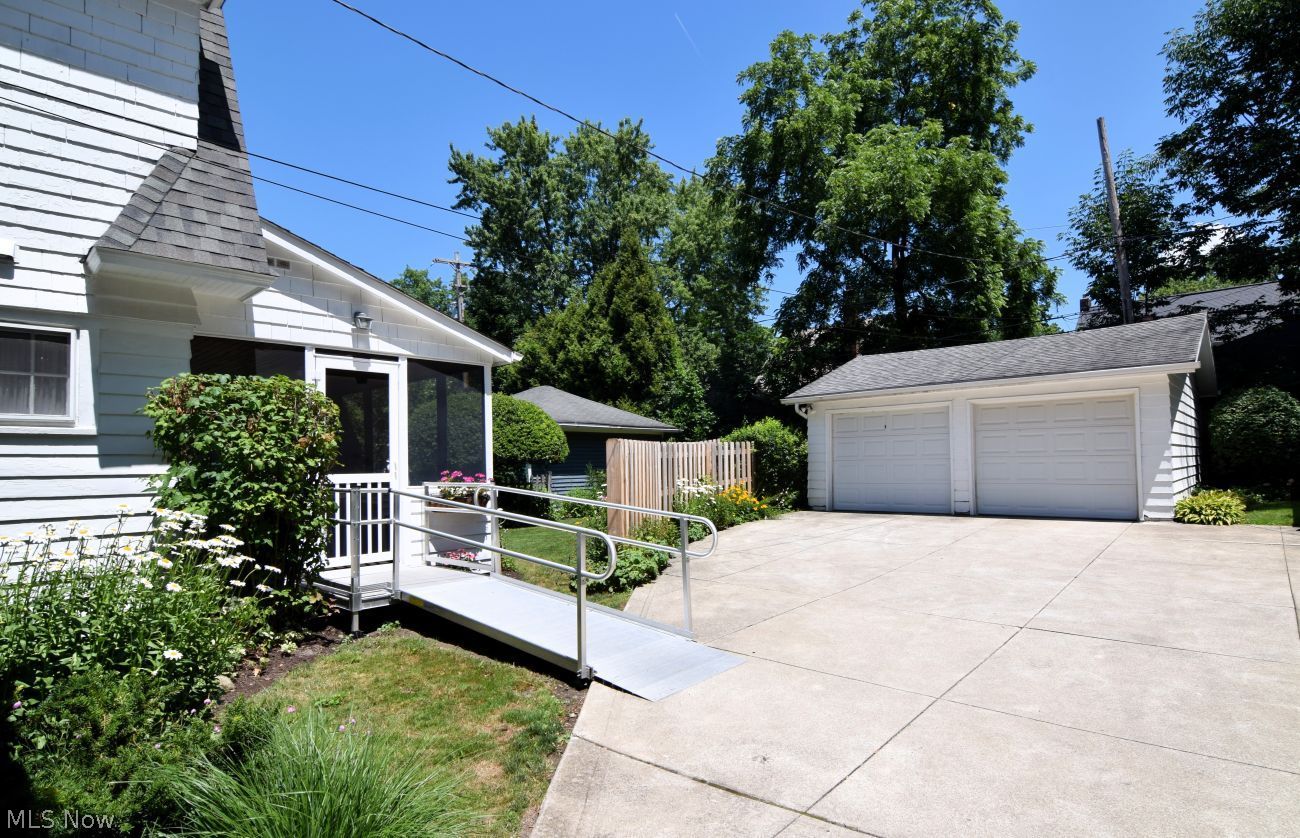 3325 Lansmere Road Shaker Heights OH 44122