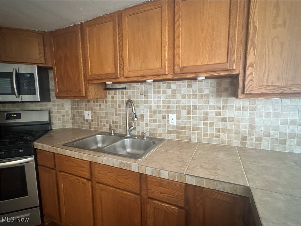 108 Buddy Lane Akron OH 44310