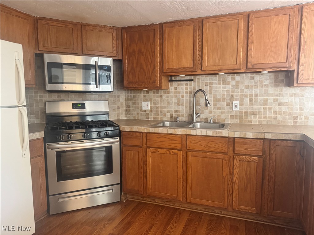 108 Buddy Lane Akron OH 44310