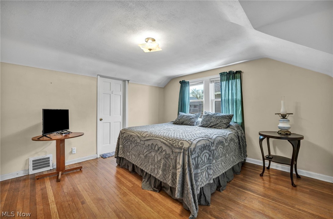 2027 Tampa Avenue Cleveland OH 44109