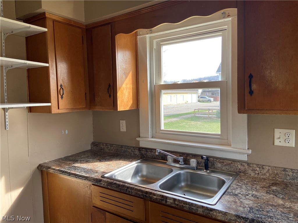 428 Chestnut Street Newcomerstown OH 43832