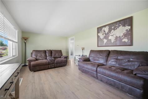 4573 Aurora Street NW Canton OH 44708