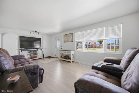 4573 Aurora Street NW Canton OH 44708