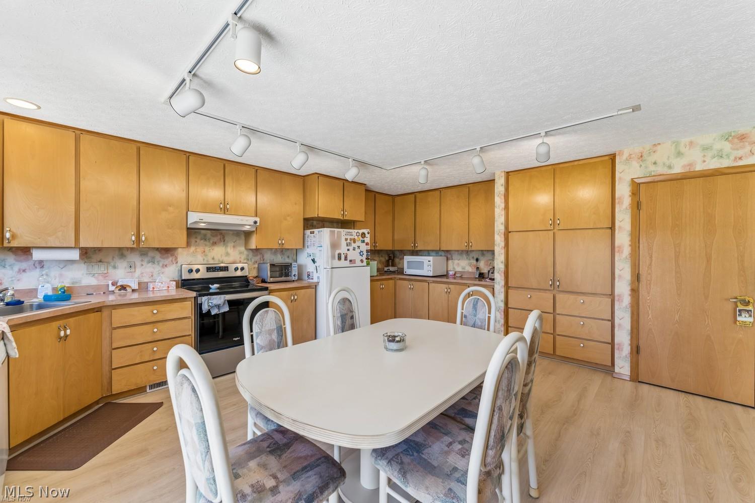32723 Fallhaven Circle North Ridgeville OH 44039