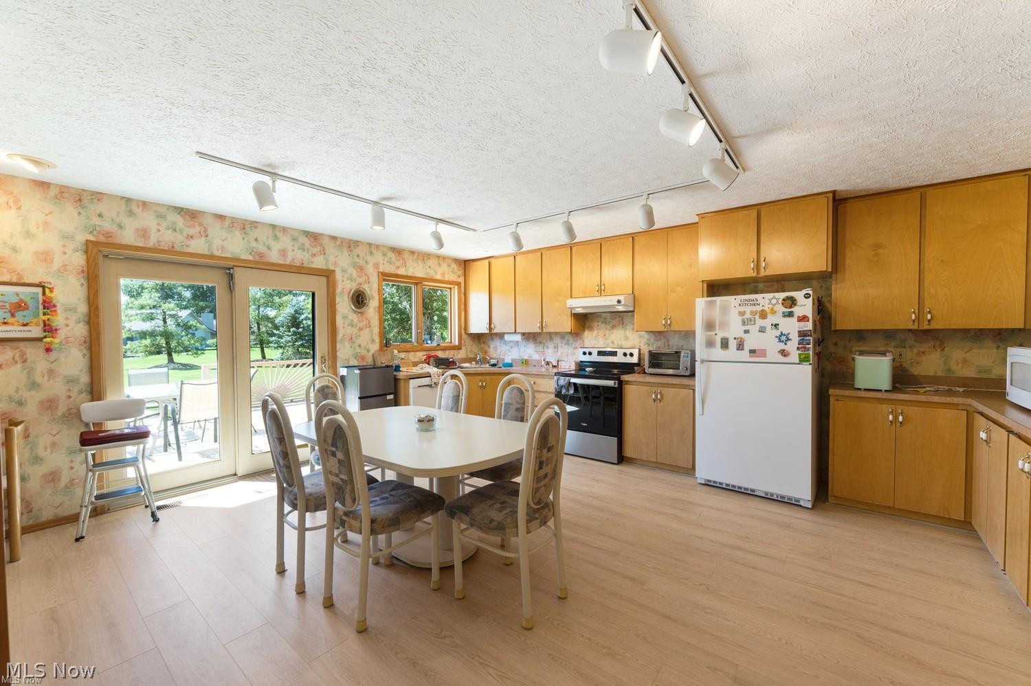 32723 Fallhaven Circle North Ridgeville OH 44039