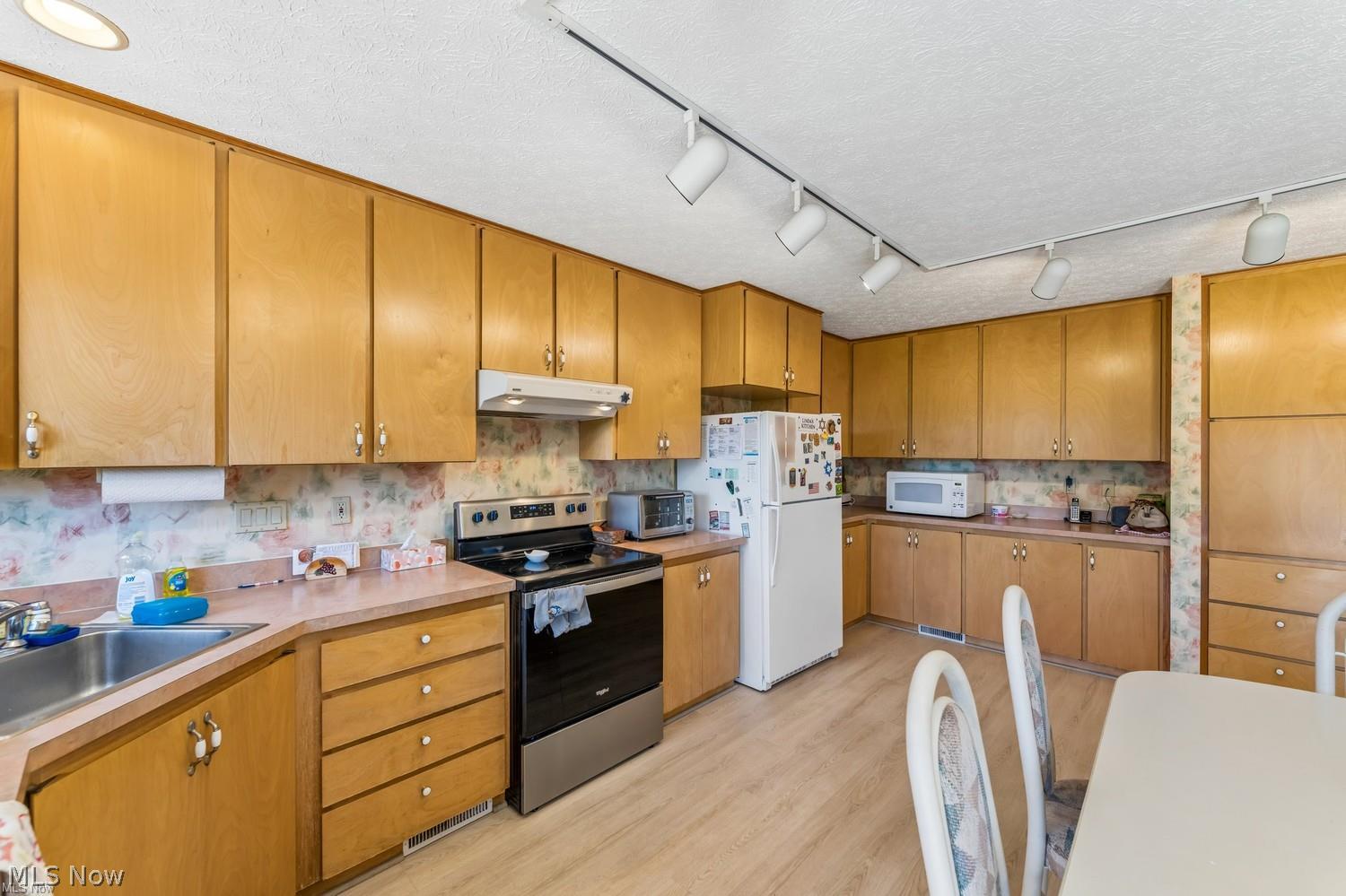 32723 Fallhaven Circle North Ridgeville OH 44039