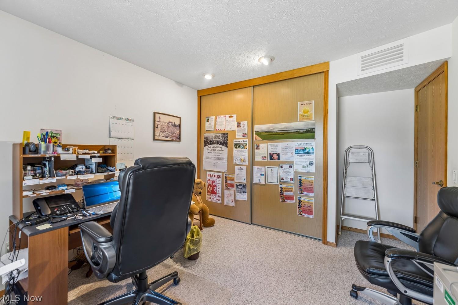 32723 Fallhaven Circle North Ridgeville OH 44039