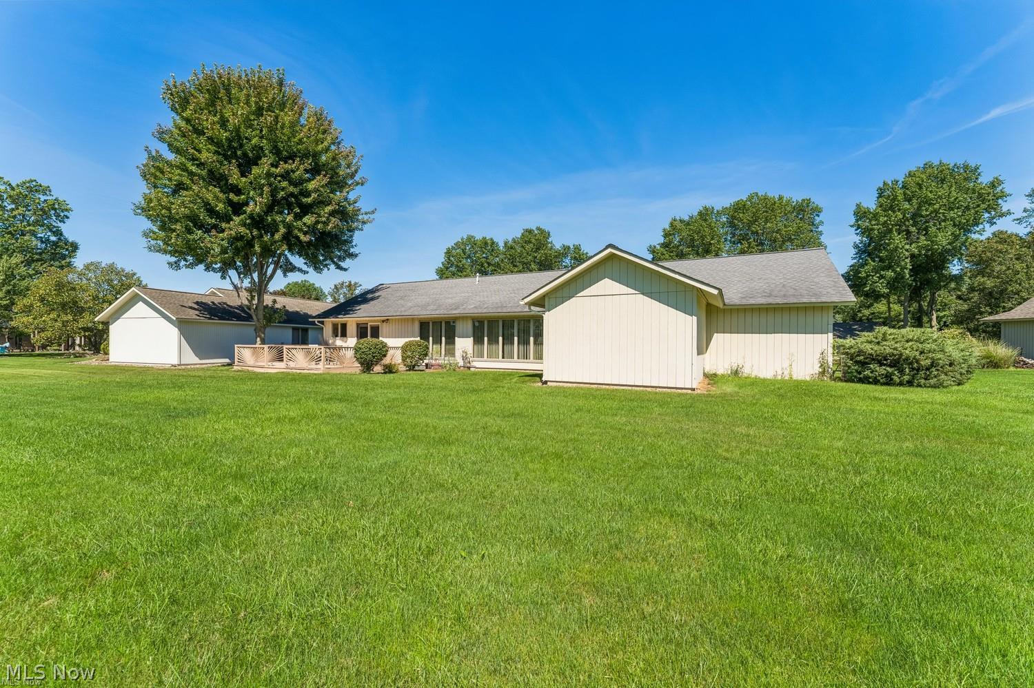 32723 Fallhaven Circle North Ridgeville OH 44039