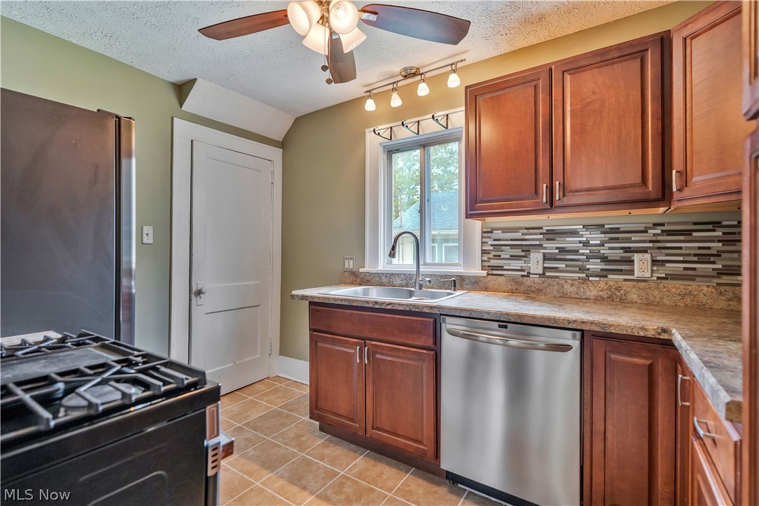 198 Stratford Avenue Wadsworth OH 44281