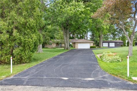 2560 Kenyon Avenue NW Massillon OH 44647