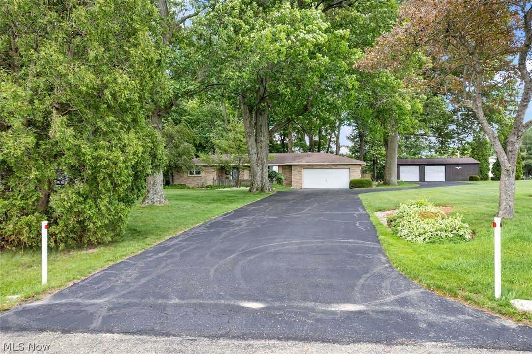 2560 Kenyon Avenue NW Massillon OH 44647