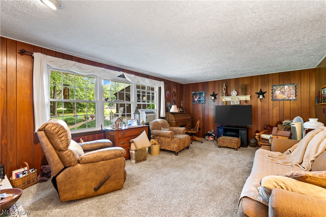 2560 Kenyon Avenue NW Massillon OH 44647