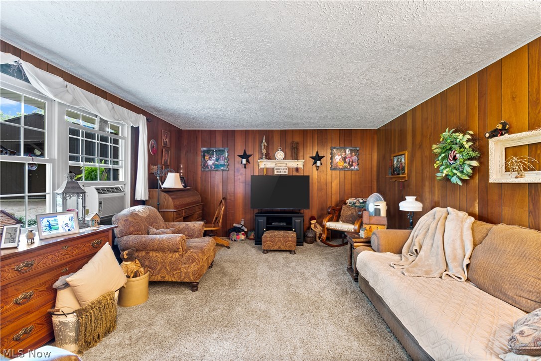 2560 Kenyon Avenue NW Massillon OH 44647