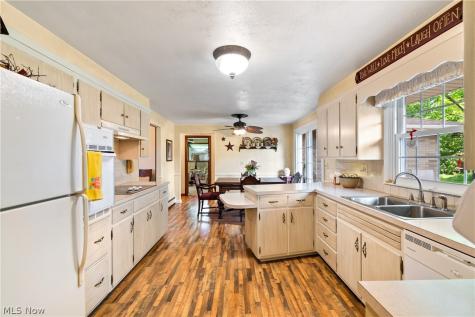 2560 Kenyon Avenue NW Massillon OH 44647