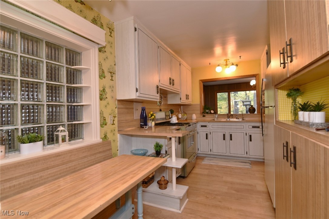 3803 Bridgeview Drive South Euclid OH 44121