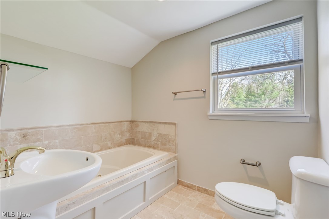 28525 Edgedale Road Pepper Pike OH 44124