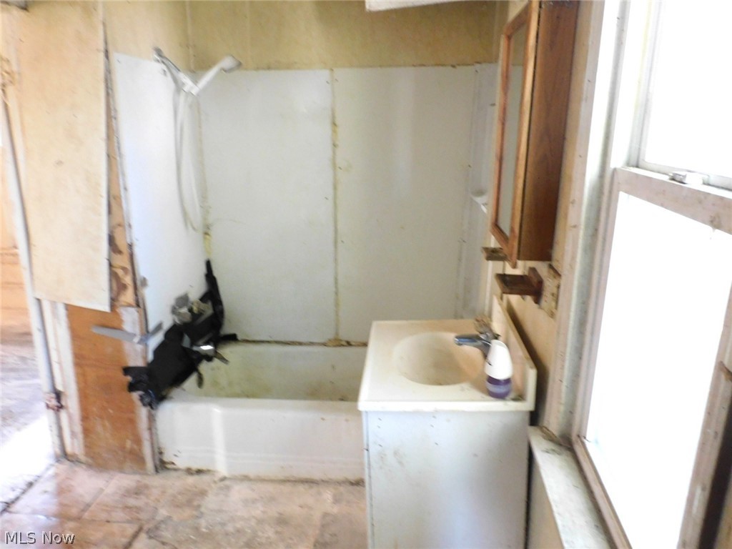 543 W 40th Street Ashtabula OH 44004