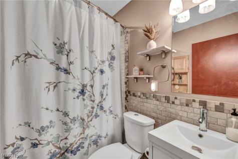 396 Crystal Street Akron OH 44305