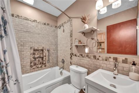 396 Crystal Street Akron OH 44305