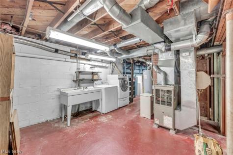 396 Crystal Street Akron OH 44305