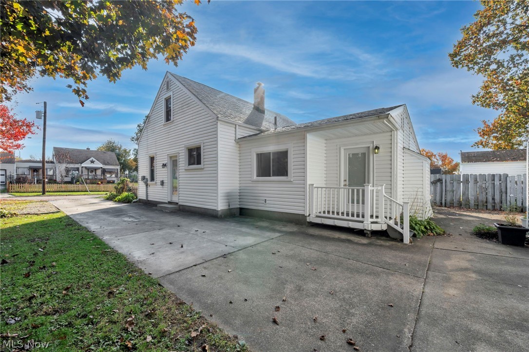 396 Crystal Street Akron OH 44305