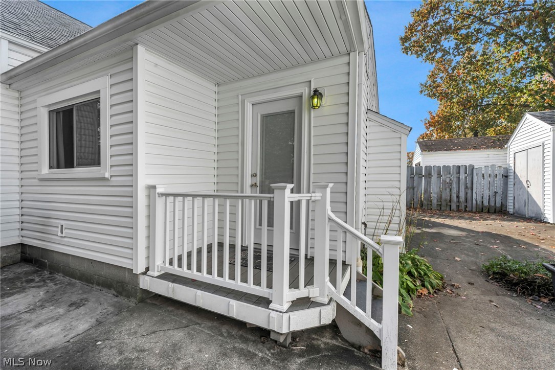 396 Crystal Street Akron OH 44305
