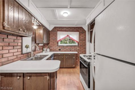 396 Crystal Street Akron OH 44305