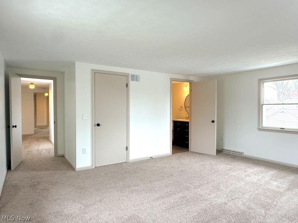 419 Oak Knoll NE Warren OH 44483