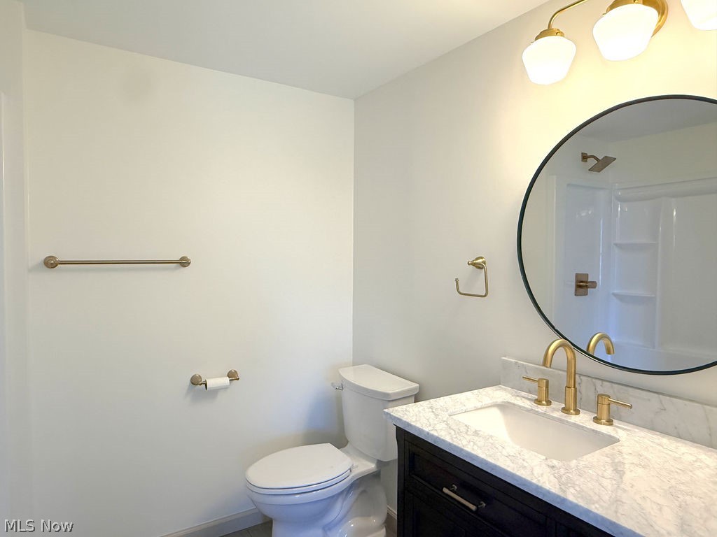 419 Oak Knoll NE Warren OH 44483