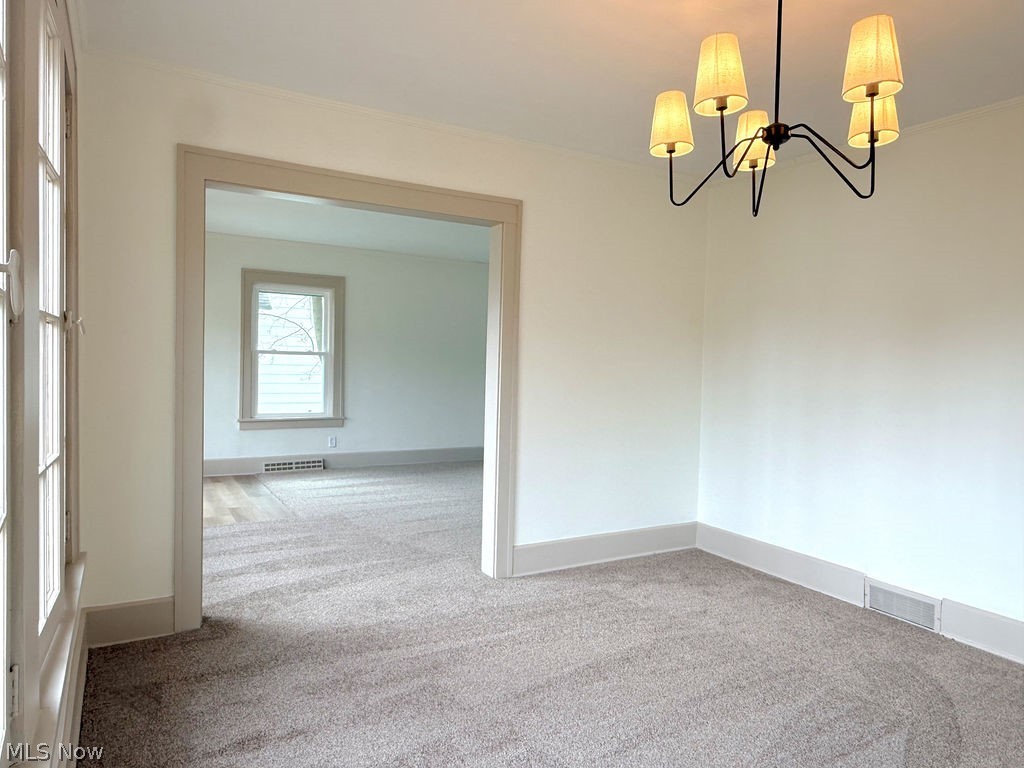 419 Oak Knoll NE Warren OH 44483